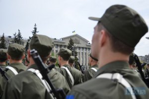 Двух бойцов Нацгвардии освободили из плена