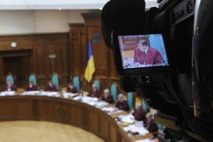 Источники в КСУ говорят, что выборы в Киеве состоятся не раньше 2015 года