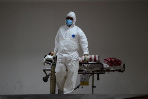 За добу в Україні зафіксували 7 893 нових випадки ковіду
