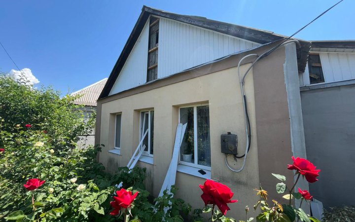 У Нікополі на Дніпропетровщині від російських атак постраждали три людини
