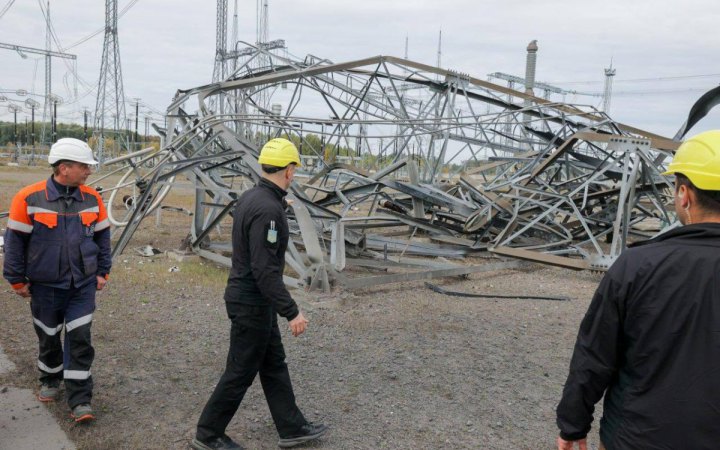 Країна розпочала опалювальний сезон. Зі світлом стало гірше 