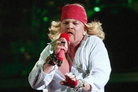 Вокалистом AC/DC стал лидер Guns N' Roses 