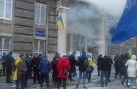 Под прокуратурой во Львове устроили пикет из-за обмена "беркутовцев"