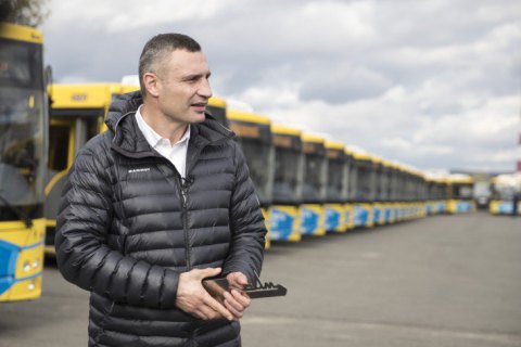 Современный транспорт должен вытеснить маршрутки, - Кличко отчитался о результатах работы за год
