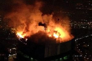 В интернет попала перебранка спасателей с диспетчером во время тушения "Москва-сити"