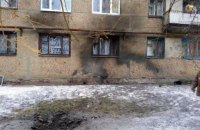 Несколько зданий в Светлодарске и Торецке повреждены из-за обстрела 