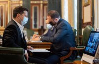Зеленський доручив підготувати прогноз епідемії ковіду на осінь