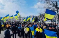Херсон: россияне остаются в городе, люди ищут пищу