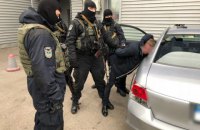 8 должностных лиц миграционной службы задержаны по подозрению в отмывании денег и наркобизнесе