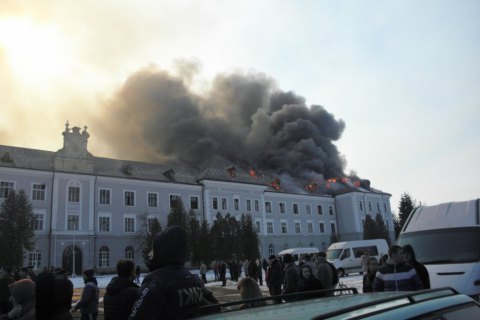 В Хырове произошел пожар в здании бывшего иезуитского колледжа