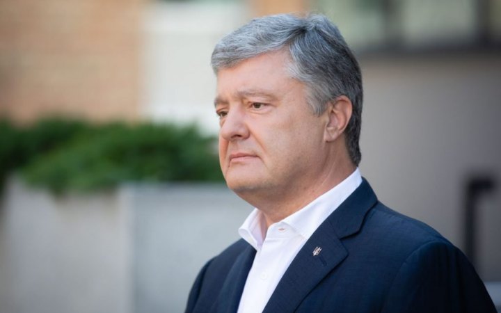 Порошенко: “Погоджувальна рада одноголосно ухвалила рішення про розгляд проєкту заборони московської церкви”