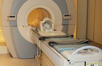 Павлоградской больнице подарили компьютерный томограф 