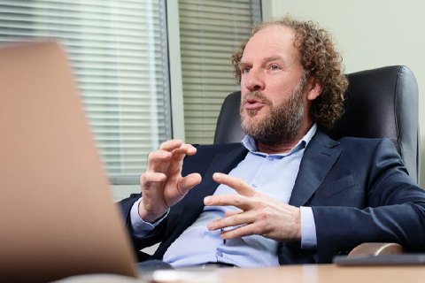 Вр.и.о. главы правления ОГХК Питера Дэвиса уволили из-за подозрительных контрактов