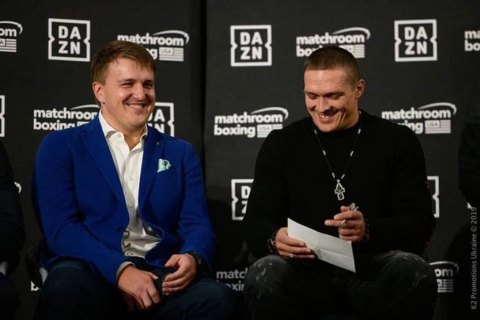 Промоутер Усика озвучил крайнюю дату объявления боя Джошуа - Фьюри
