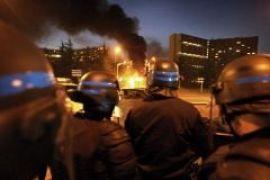 Во Франции снова жгут автомобили 