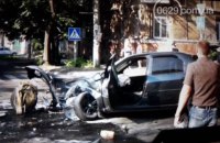 В ДТП с маршруткой в Мариуполе пострадали трое людей, один автомобиль сгорел