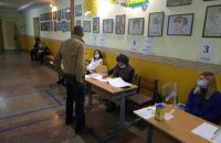 На кількох дільницях у Луцьку порушили порядок видачі бюлетенів