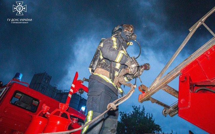 Рятувальники ліквідували наслідки нічного удару ворожих безпілотників по Харкову 