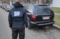 Постане перед судом військовослужбовець, який намагався продати передані для ЗСУ авто