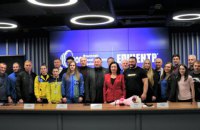 За победу в Чемпионате Европы 2021 сборная Украины по тяжелой атлетике получила призовые от "Эпицентра" 