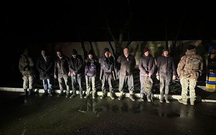 На Одещині затримали вісьмох ухилянтів, які за допомогою месенджера намагалися втекти до Молдови