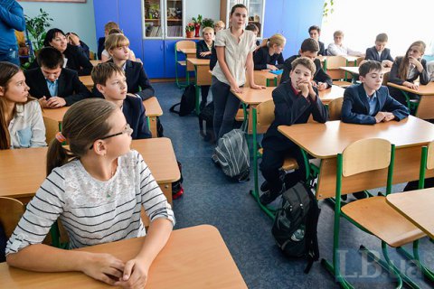 В столичных школах и детсадах установили камеры видеонаблюдения и "тревожные кнопки"