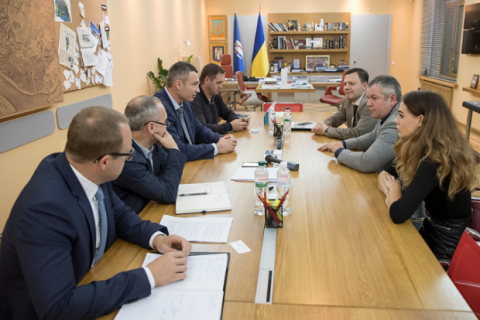 Кличко має намір за допомогою Google забезпечити доступ до міських сервісів, установам і заходах