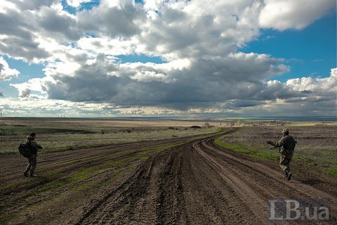 На Донбассе получил травму украинский военный