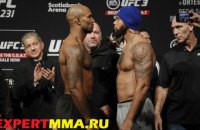 Бойцы смешанных единоборств выдали яркий бой на турнире UFC 231
