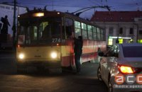 У Чернівцях зірвало дах кінотеатру, частина міста – без вуличного освітлення