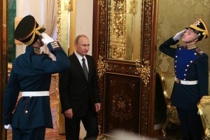 Путин признался, что украинскую армию в Крыму разоружали подразделения ГРУ