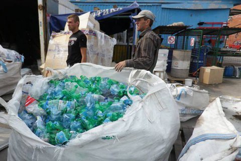 Японские химики открыли разлагающие пластик бактерии