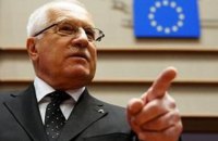Експрезидента Чехії двічі оштрафували за відмову носити маску