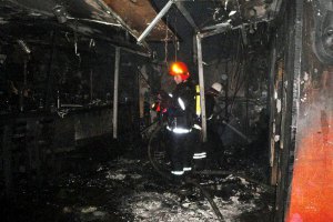 В Киеве произошел пожар на рынке в районе станции метро "Черниговская"