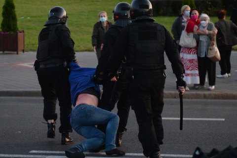 В Беларуси двум журналисткам грозит по два года тюрьмы за стрим разгона протестующих