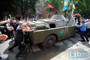 Активисты узнали подробности по делу о нападении на БРДМ 18 мая (документ)