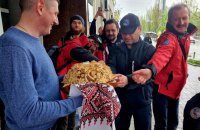 Учасники 28-ої антарктичної експедиції повернулися до України