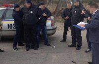 Двох поліцейських затримали під час отримання $100 хабара в Чернігівській області