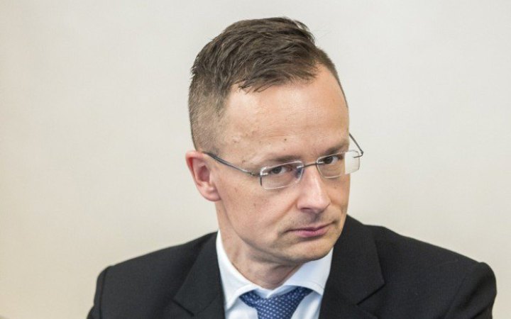 В Угорщині голова МЗС подала кримінальну заяву на свого попередника Петера Сіярто через дорогі авіаперельоти