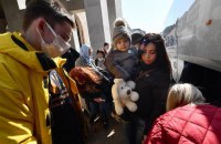 Близько 7 мільйонів українців покинули країну через вторгнення Росії, - ЗМІ