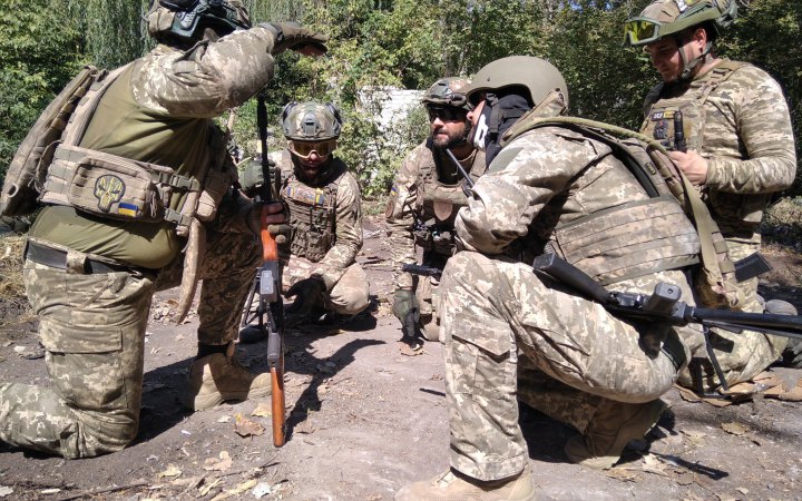 Сили оборони відбили понад 10 атак окупантів та знищили ворожу станцію РЕБ, – Генштаб