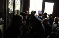 Львів'яни захопили облдержадміністрацію