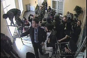 "Правий сектор" штурмував УМВС Волині