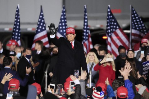 Штаб Трампа потребует пересчитать голоса в Висконсине, где лидирует Байден