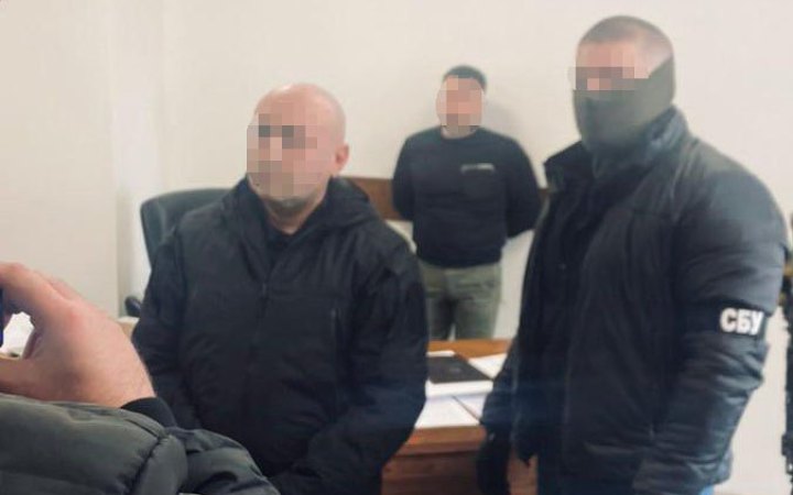 Одного з керівників Департаменту міграційної поліції підозрюють в організації та “кришуванні” борделів 