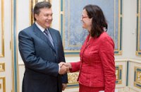 Янукович ждет от ЕС упрощения визового режима