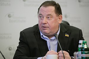 На Мельника надели электронный браслет
