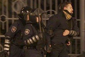 Вступил в силу закон об освобождении участников Евромайдана