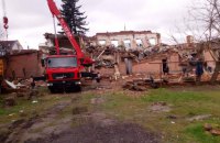 В Охтирці розібрали завали біля міської ради та вивезли тверді побутові відходи