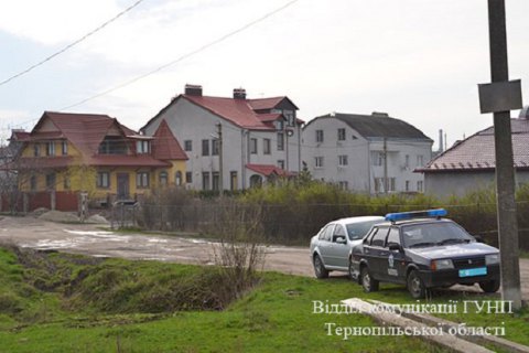 У Тернопільській області жінка зарізала чоловіка, який увірвався в її будинок з битою